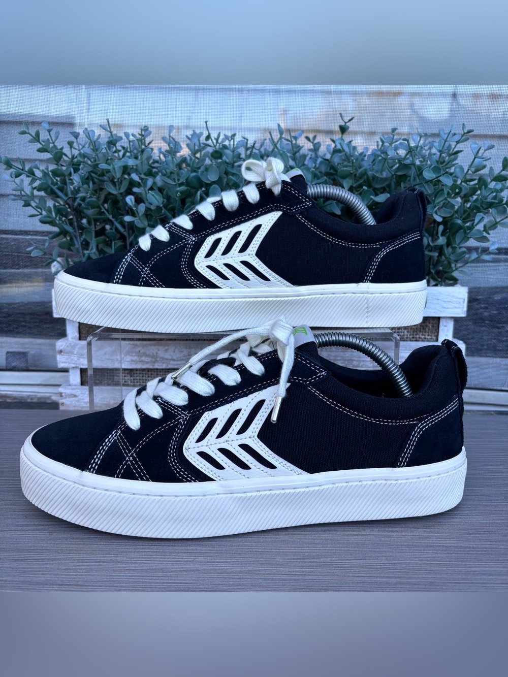Cariuma Catiba Pro Sneakers Mens 9 Black Lace Up Skate Sneakers